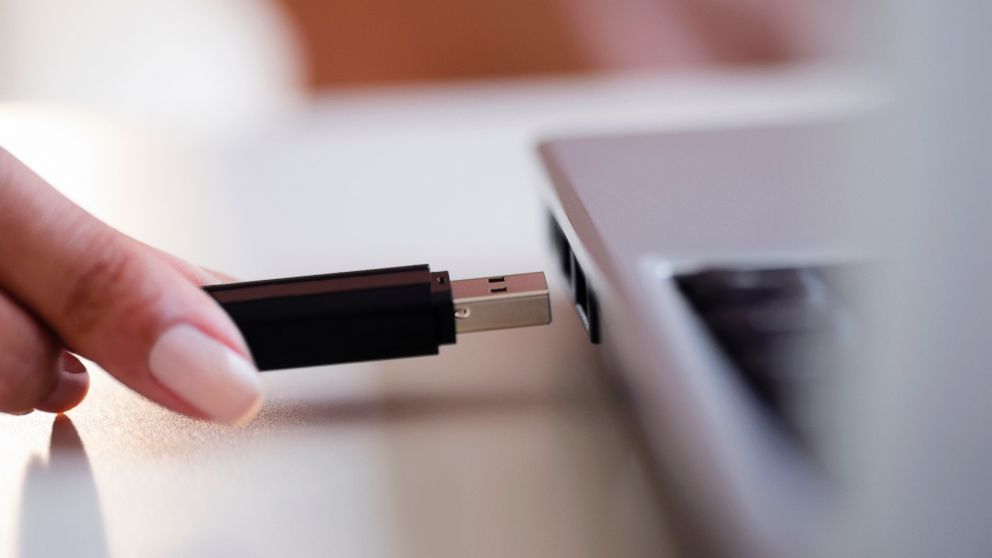 Se define USB Type-C, reversible y listo para comenzar a llegar a los usuarios