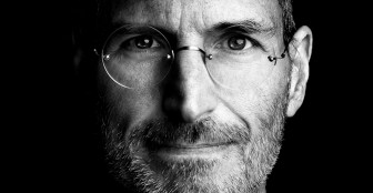 Steve Jobs declara