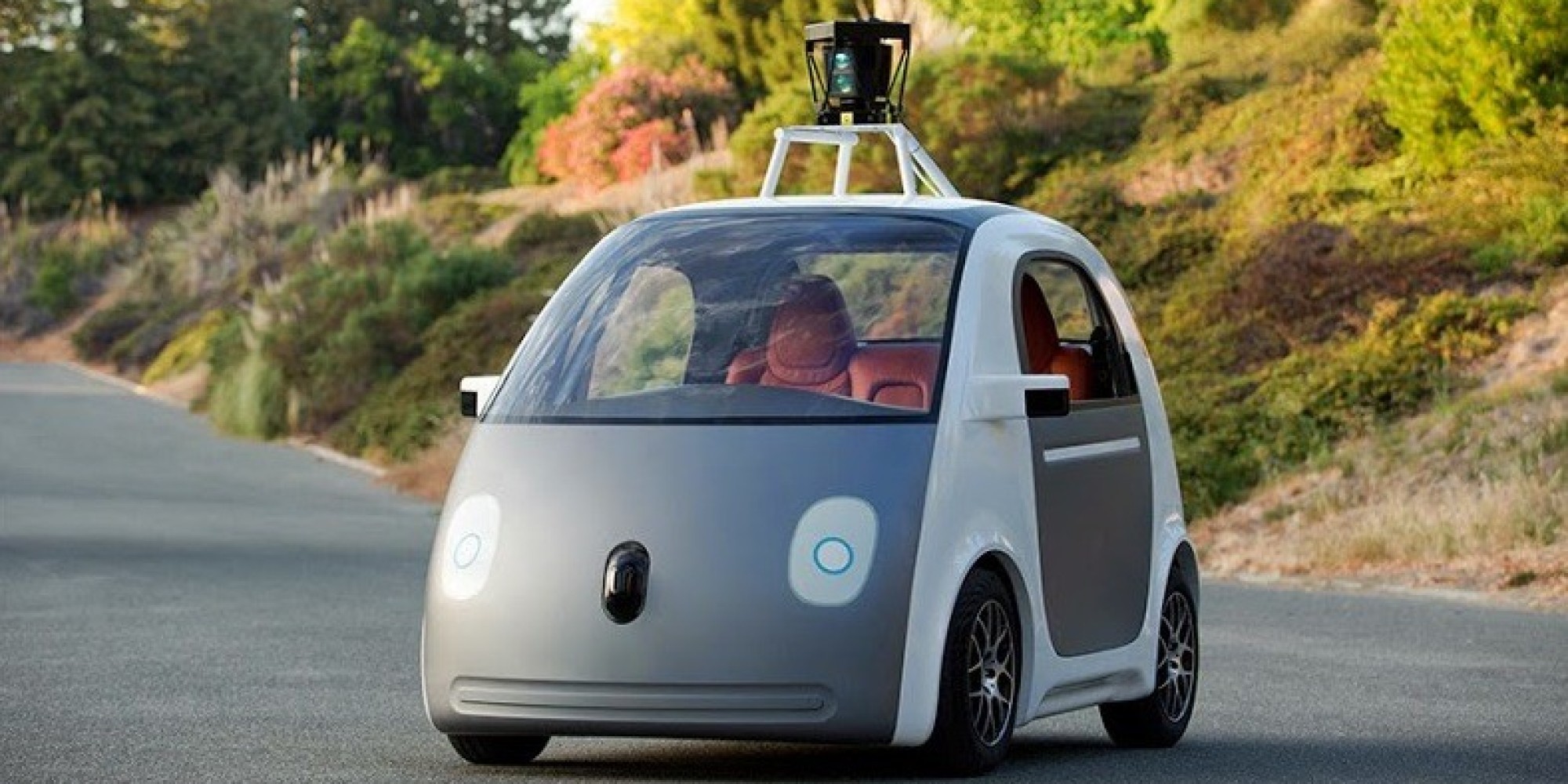 Google muestra el prototipo del primer automóvil que se maneja por sí mismo