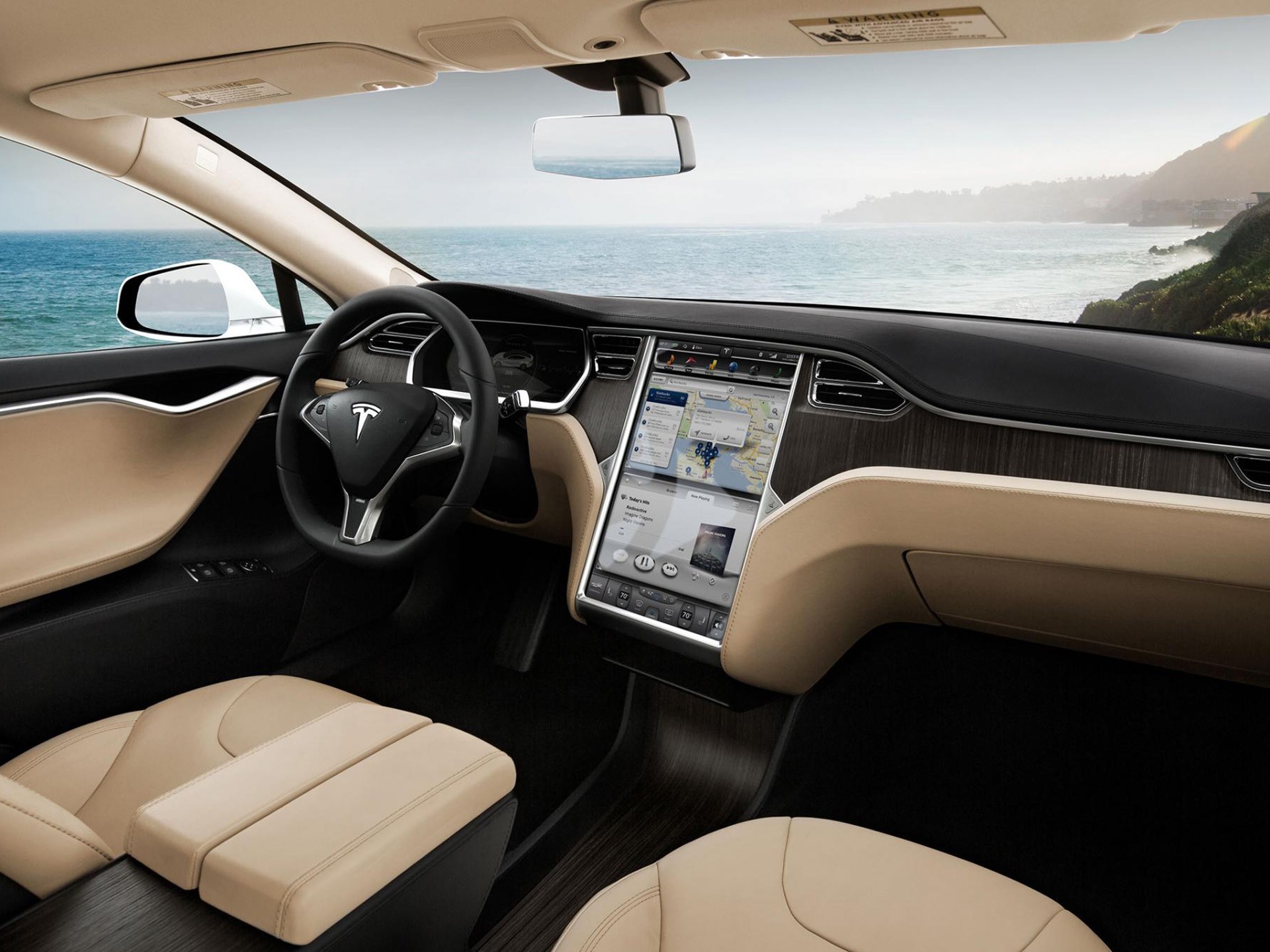 Tesla Motors busca que sus vehículos lleguen a ser autónomos, eventualmente.